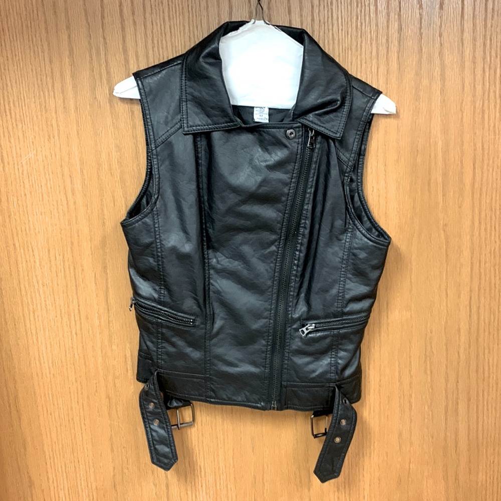 Size medium polyester vest